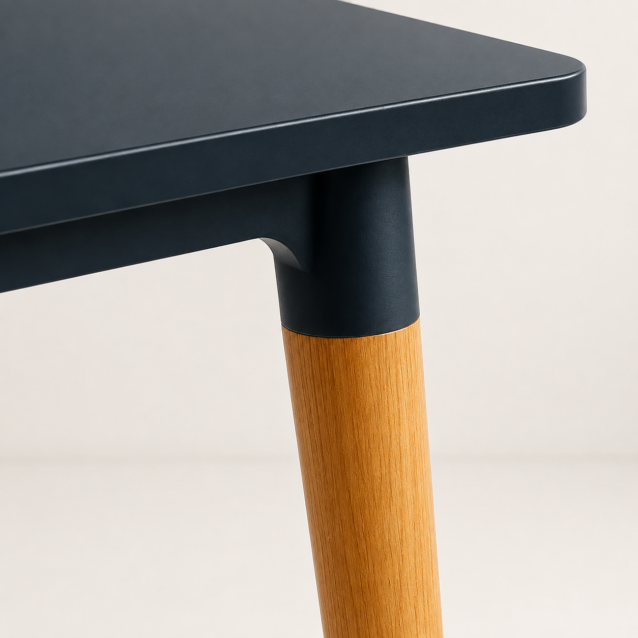 Mesa Eames Rectangular Claisca Negro